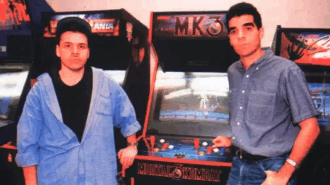 Джон Тобиас придумал дизайн и ЛОР вселенной Mortal Kombat вместе с Эдом Буном Джон Тобиас придумал дизайн и ЛОР вселенной Mortal Kombat вместе с Эдом Буном