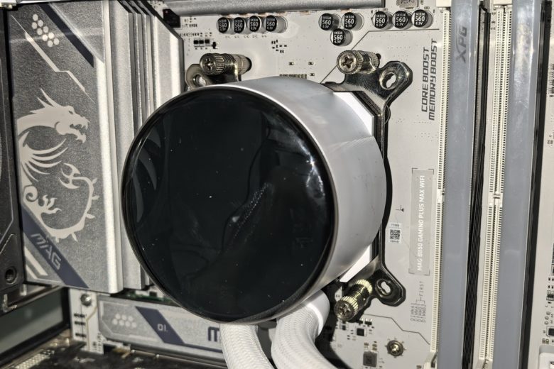 MSI MPG CoreLiquid P13 WHITE