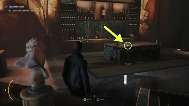 A screenshot from 007 First Light, showing the location of the Blades Club Badge Legacy collectible in the Knightfall mission.