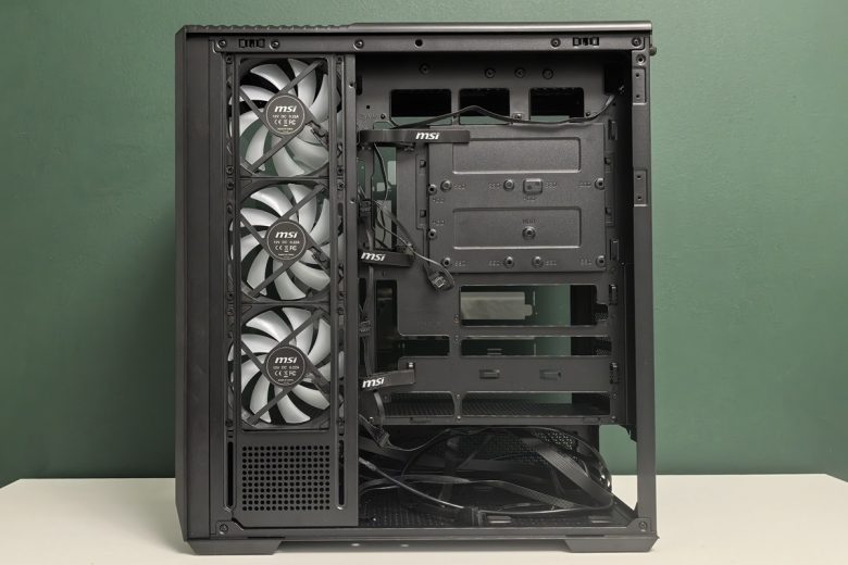 MSI MAG PANO 130R PZ