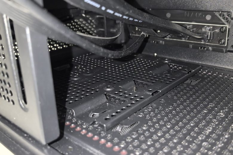 MSI MAG PANO 130R PZ